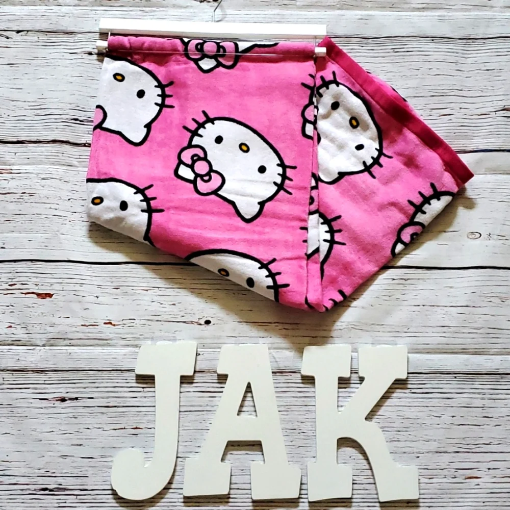 🆕️ SANRIO HELLO KITTY PINK TOWEL 💕